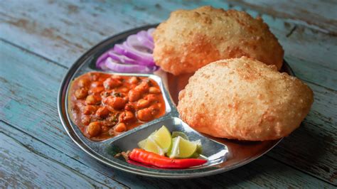 street style chole bhature recipe